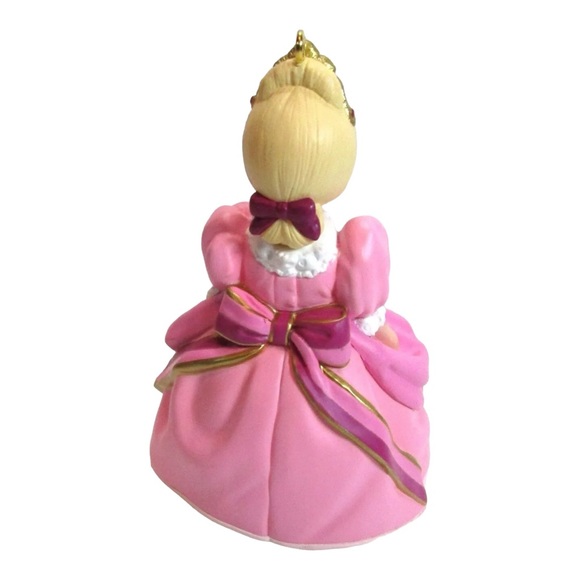 Madame Alexander CINDERELLA - 1995 Ornament by Hallmark Cards 1996 - Picture 4 of 6